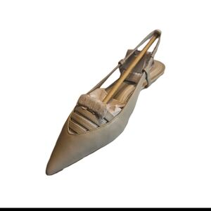 New DKNY Mikado Cream Pointed Toe Slingback Flats. Size 6 M